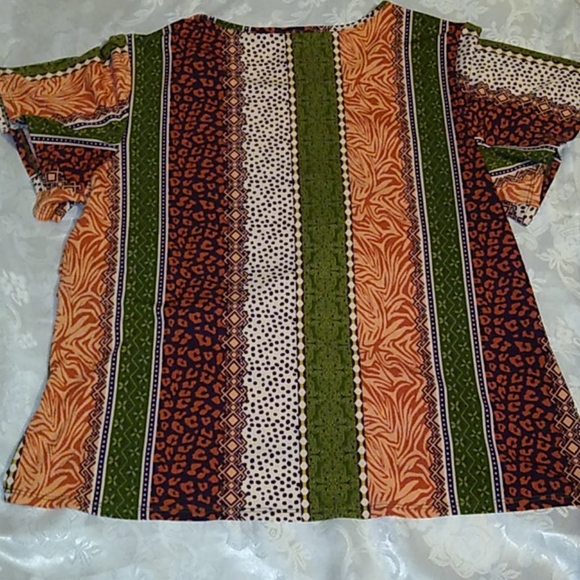 Cato ladies top, medium multi-colored print NWOT - Picture 4 of 4
